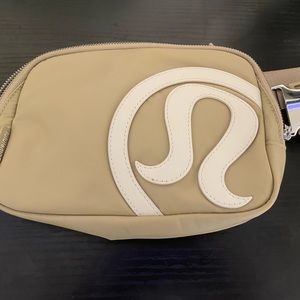 NWOT Lululemon belt bag with logo!